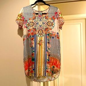 Johnny Was adorable tunic approx 31” front 33” back
